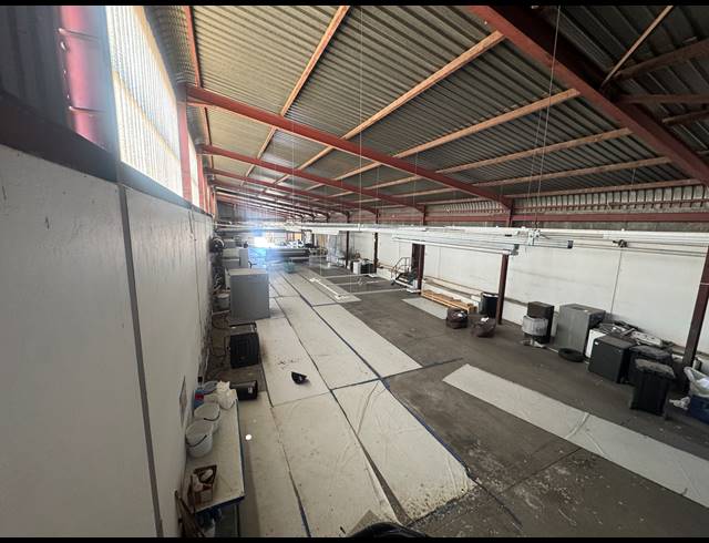 715M² WAREHOUSE TO LET IN WYNBERG